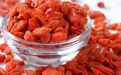 枸杞直接吃好還是泡水喝好？中醫專家終于給出答案了