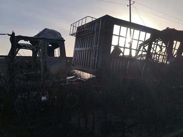 張家口燃爆事故24小時(shí)：父子一起開貨車，兒子逃生父親遇難