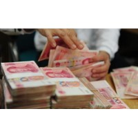 詩詞翻譯解釋《撥云見日終有時,一碧萬頃醉晴空》打一生肖