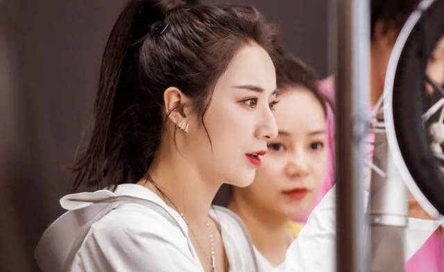 罰薇婭13.41億元是小事,網紅直播帶貨或毀掉中國制造業是大事!