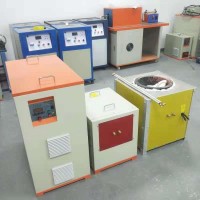 中頻熔煉爐維修爐體翻新