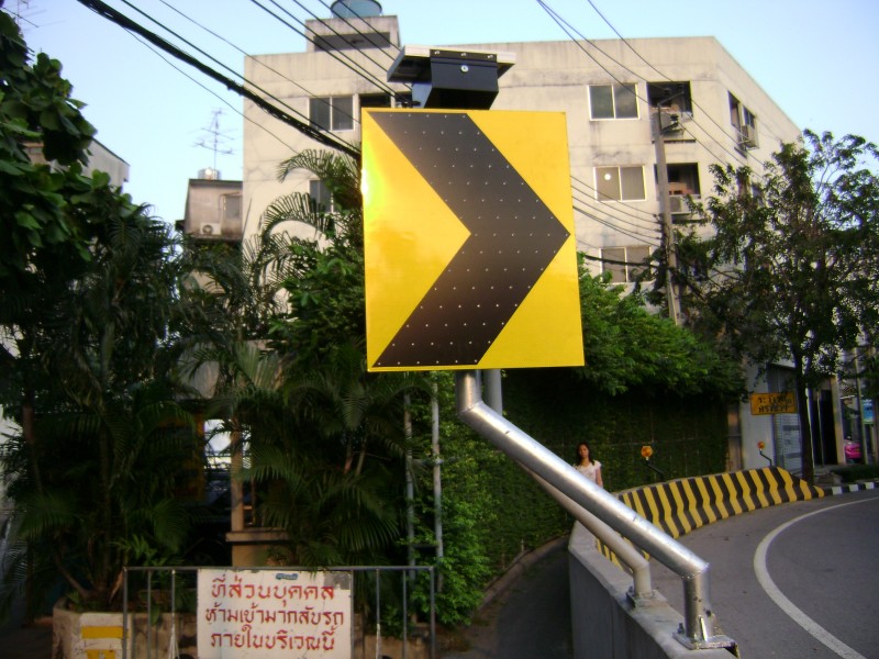 太陽能引導警告標志